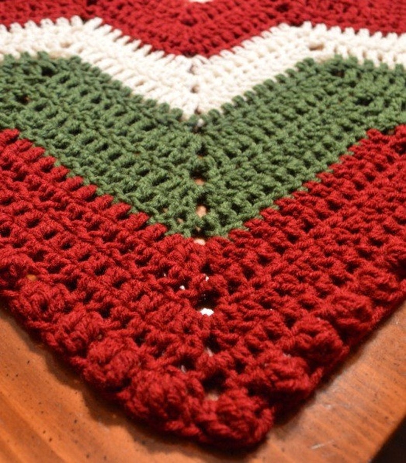 Handmade Large Crochet Christmas Tree Skirt with Bobble Edge, Xmas Tree Skirt, Retro Tree Skirt 52 image 3