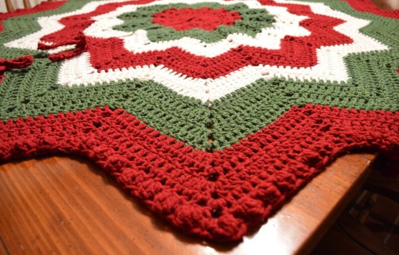 Handmade Large Crochet Christmas Tree Skirt with Bobble Edge, Xmas Tree Skirt, Retro Tree Skirt 52 image 5