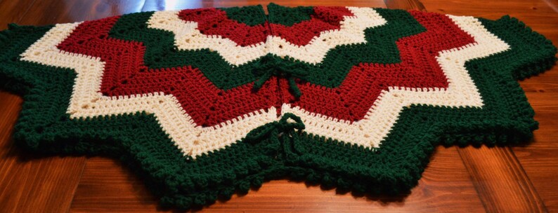 Large Victorian Crochet Christmas Tree Skirt with Bobble Edge | Etsy