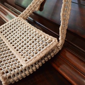Upcycled Tan Soda Tab Geldbörse / Tasche / langer Schultergurt - Versandfertig
