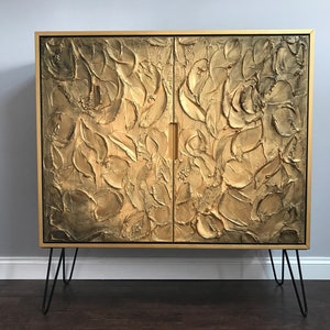 Large cabinet gold