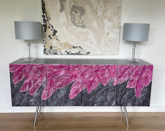 Large sideboard with pink feathers 160cm