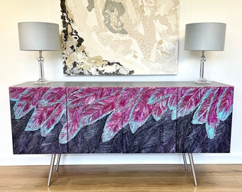 Large sideboard with pink and blue feathers 160cm