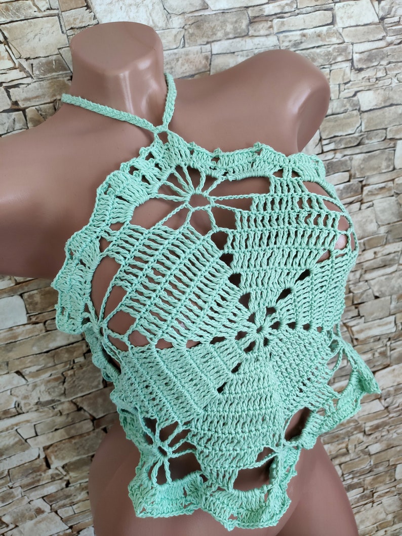 Women's Black Floral Crochet Pattern Crop Top