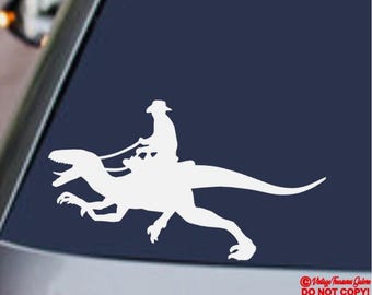 Cowboy Riding Raptor Vinyldekal Bil Lastbil Bakruta Vägg Stötfångare Rolig Man Dinosaurie Jdm Jurassic Park World Rebirth Velociraptor