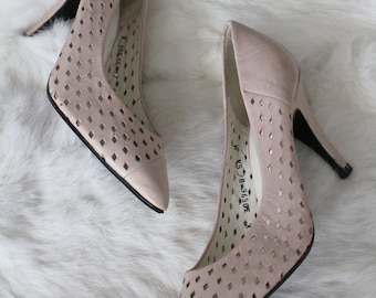 Vintage Blush Pink Leather Eyelet Heels Size 5.5