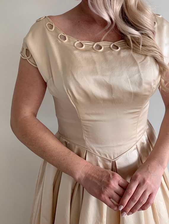 Vintage 1950's Champagne Tone Silk Satin Wedding … - image 6