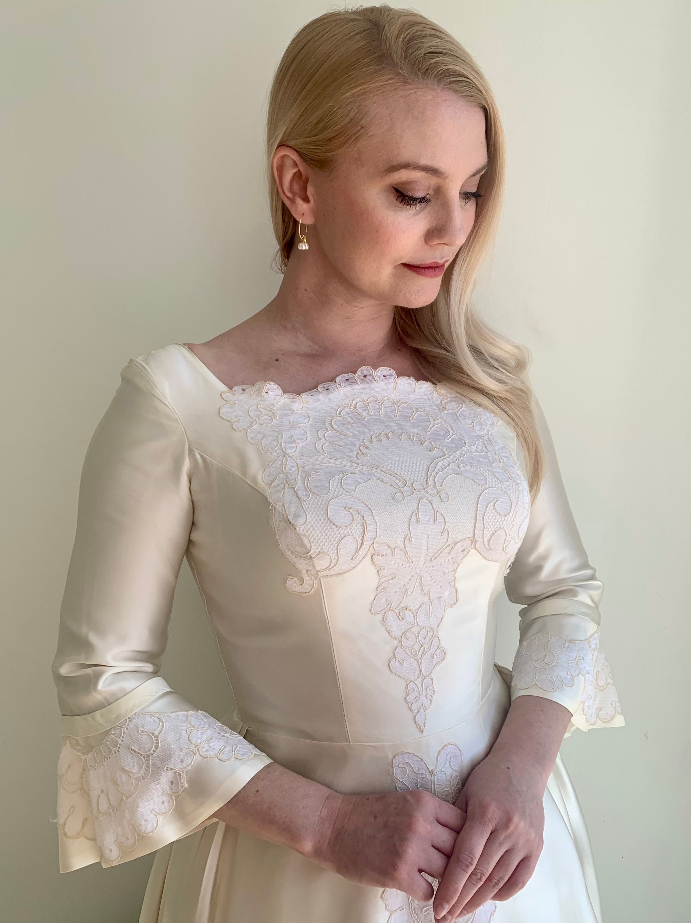 Vintage 1960s Satin Wedding Gown With Three-quarter Sleeve Vintage 1960s Satin Wedding Gown With Three-quarter Sleeve