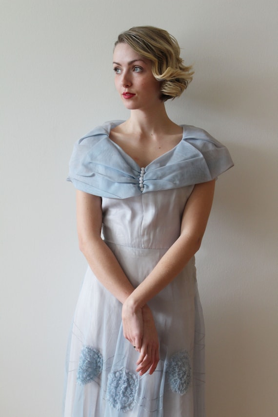 Vintage 1940s - 50s Periwinkle Slight off the Sho… - image 3