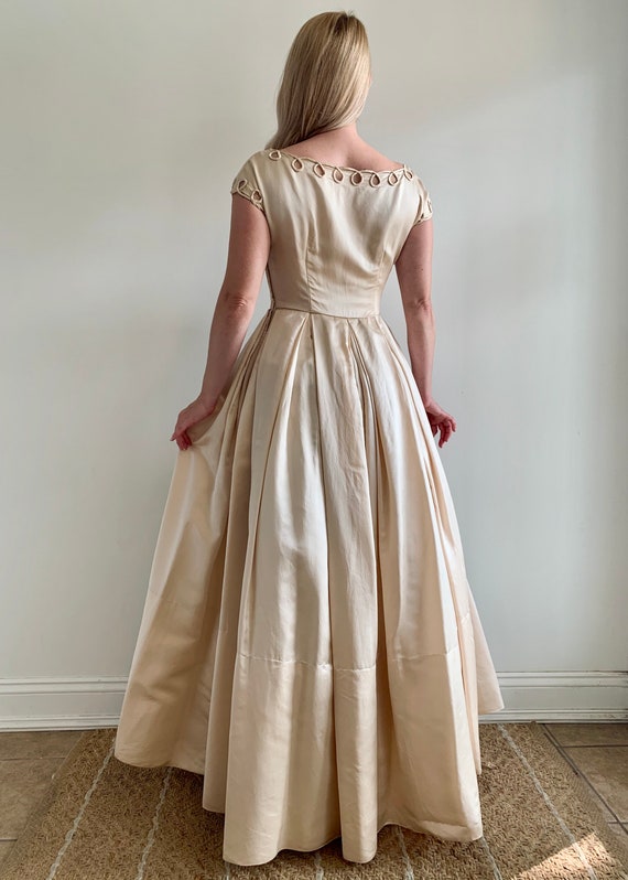 Vintage 1950's Champagne Tone Silk Satin Wedding … - image 7