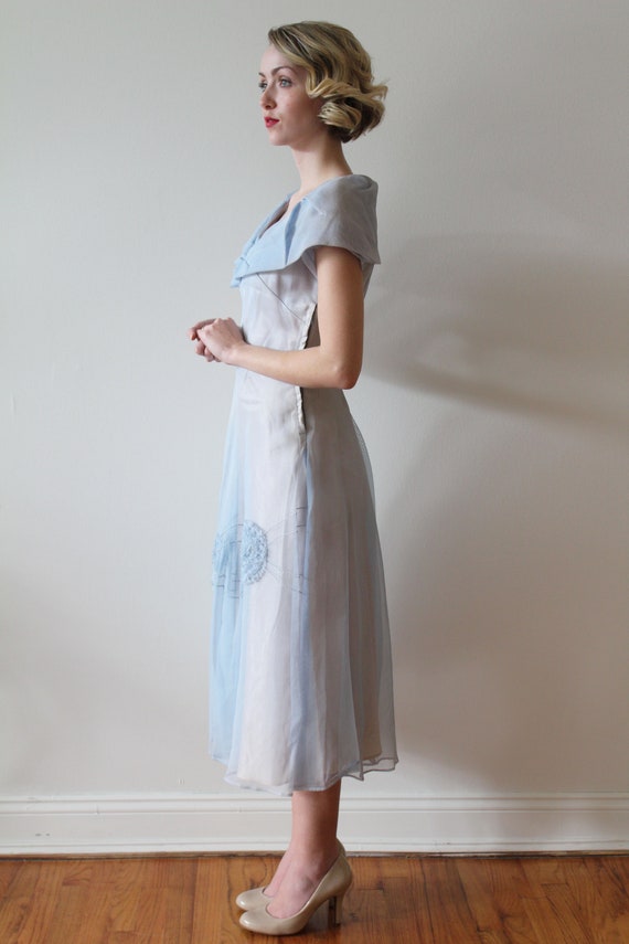 Vintage 1940s - 50s Periwinkle Slight off the Sho… - image 6