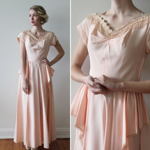 Vintage 1940s Pale Pink Taffeta and Lace Party Dre