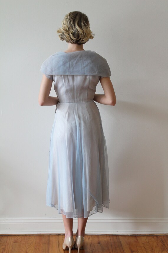 Vintage 1940s - 50s Periwinkle Slight off the Sho… - image 7
