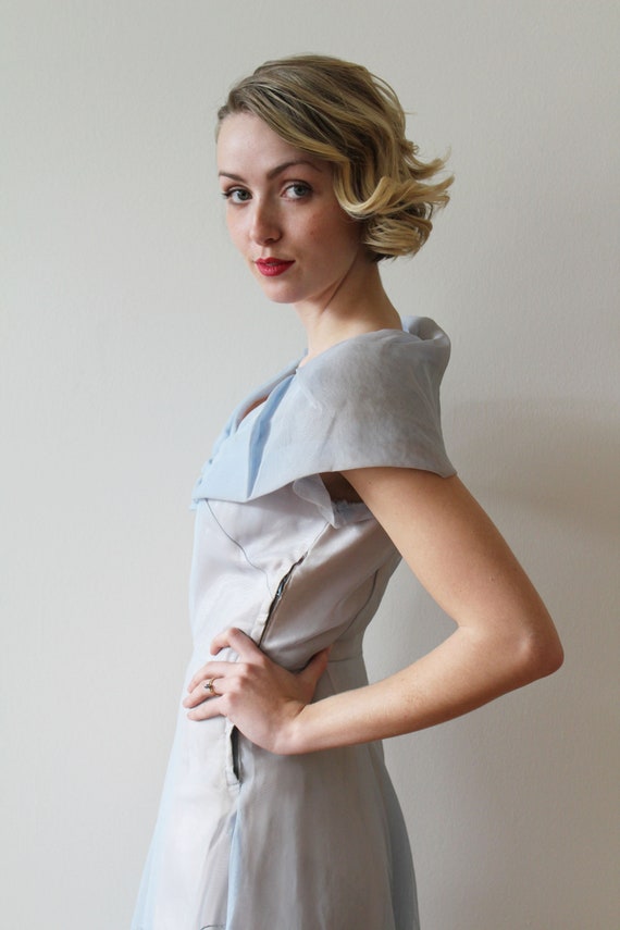 Vintage 1940s - 50s Periwinkle Slight off the Sho… - image 9