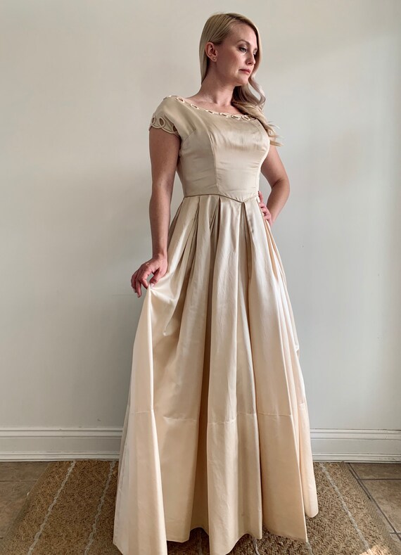 Vintage 1950's Champagne Tone Silk Satin Wedding … - image 3