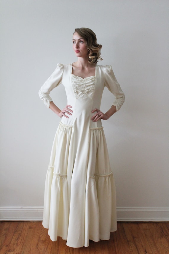 Vintage 1940s Simple Ivory Wedding Dress with Qua… - image 3