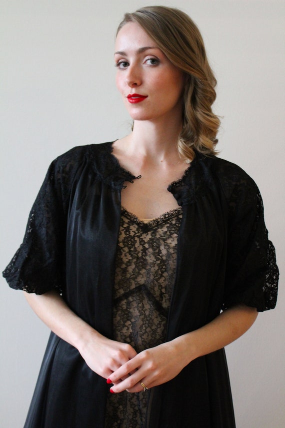 Vintage 1950s - 60s Black Lace Night Gown Peignoi… - image 6