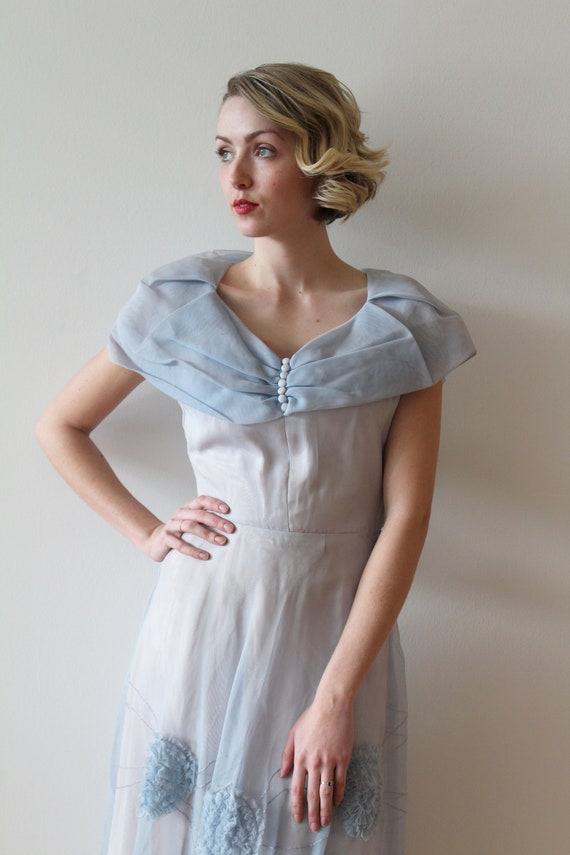 Vintage 1940s - 50s Periwinkle Slight off the Sho… - image 4