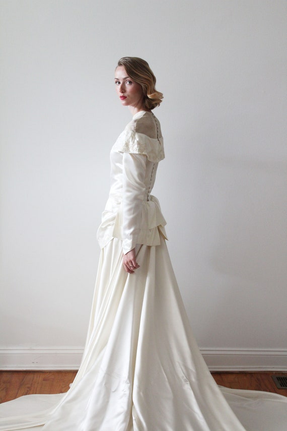 Vintage 1940s Long Sleeved Satin Gown with Embroi… - image 10