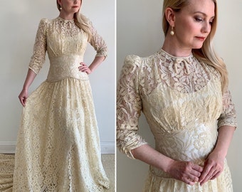 Vintage 1930s Warm Ivory Velvet Lace and Satin Wedding Gown with Velvet Trims