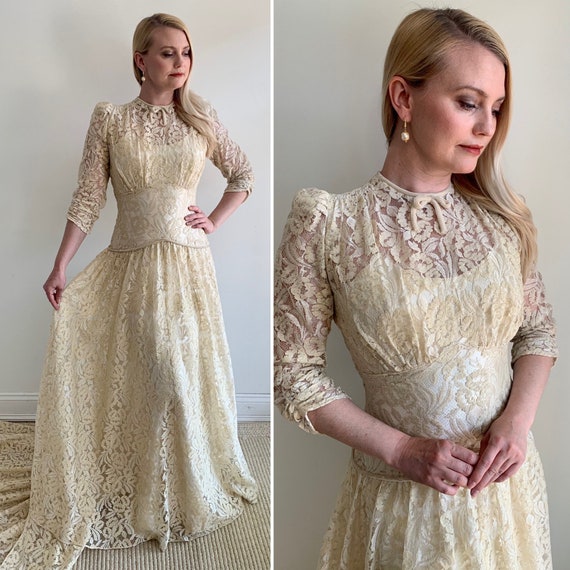 ivory velvet wedding dress Vintage Bell Sleeve Burnout Velvet Mermaid Bridal Gown