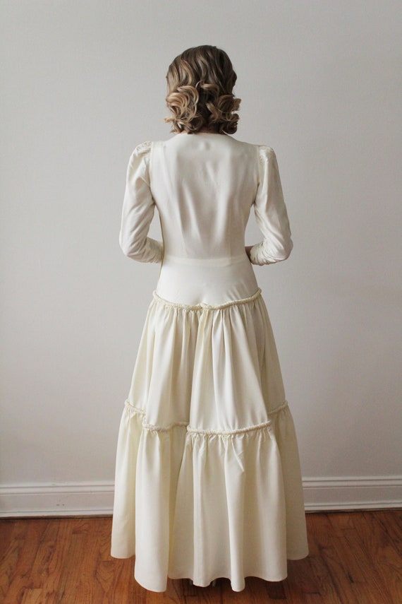 Vintage 1940s Simple Ivory Wedding Dress with Qua… - image 8