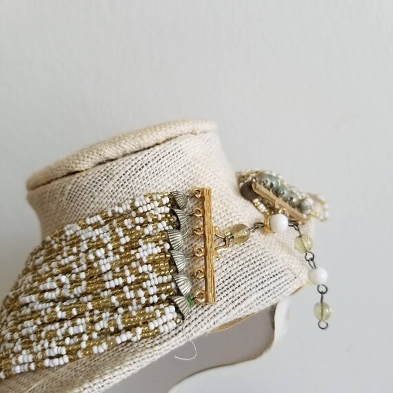 Vintage 1960s-70s Gold and White tone Beaded Stat… - image 3