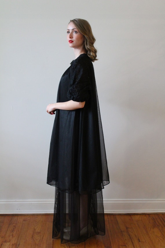 Vintage 1950s - 60s Black Lace Night Gown Peignoi… - image 4