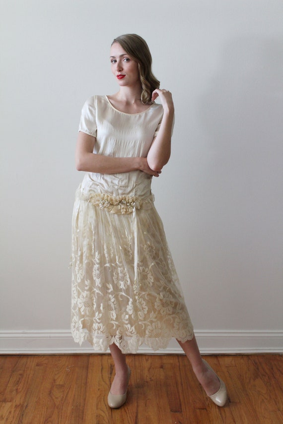 Antique 1920s Silk Satin and Lace Wedding Dress w… - image 2