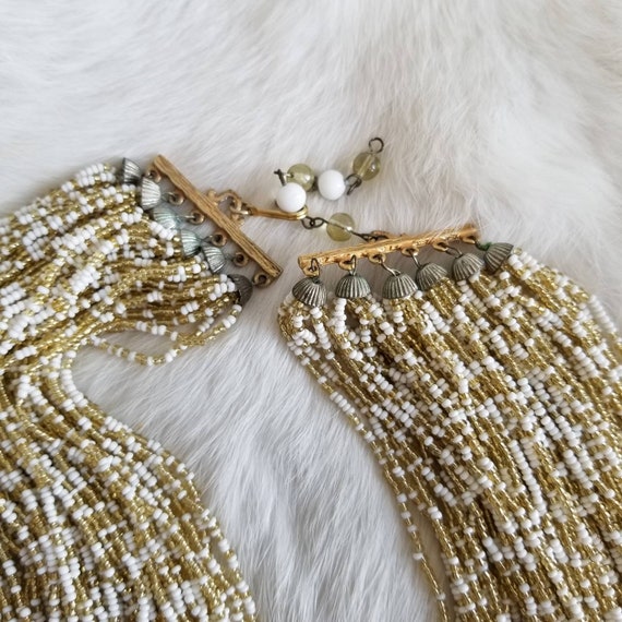 Vintage 1960s-70s Gold and White tone Beaded Stat… - image 7