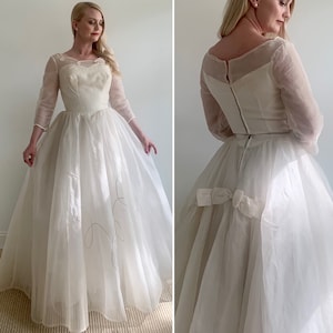 Vintage 1950s Ivory Silk Organza 3/4 Sleeve Wedding Gown with Satin Piping Details