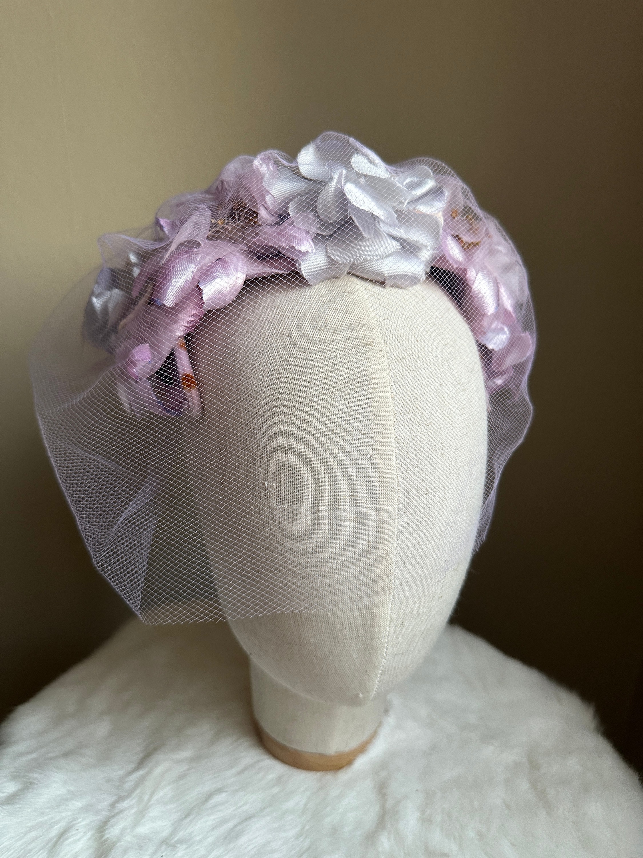 Vintage 1950\'s Lilac Woven Purple Heart Velvet Birdcage Veil Headpiece Hat Vintage 1950s Purple Fascinator With Birdcage Veil, Velvet  main image 3