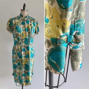 Vintage 1940s -1960s Mod Silk Floral Cheongsam with Petite Bow Details