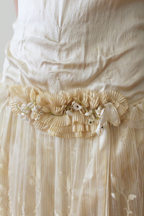 Antique 1920s Silk Satin and Lace Wedding Dress w… - image 5