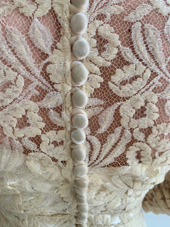 Vintage 1930s Warm Ivory Velvet Lace and Satin We… - image 10