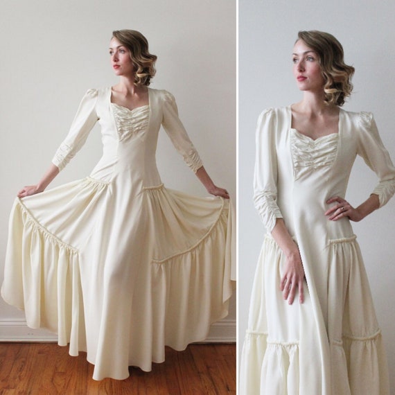 Vintage 1940s Simple Ivory Wedding Dress with Qua… - image 1