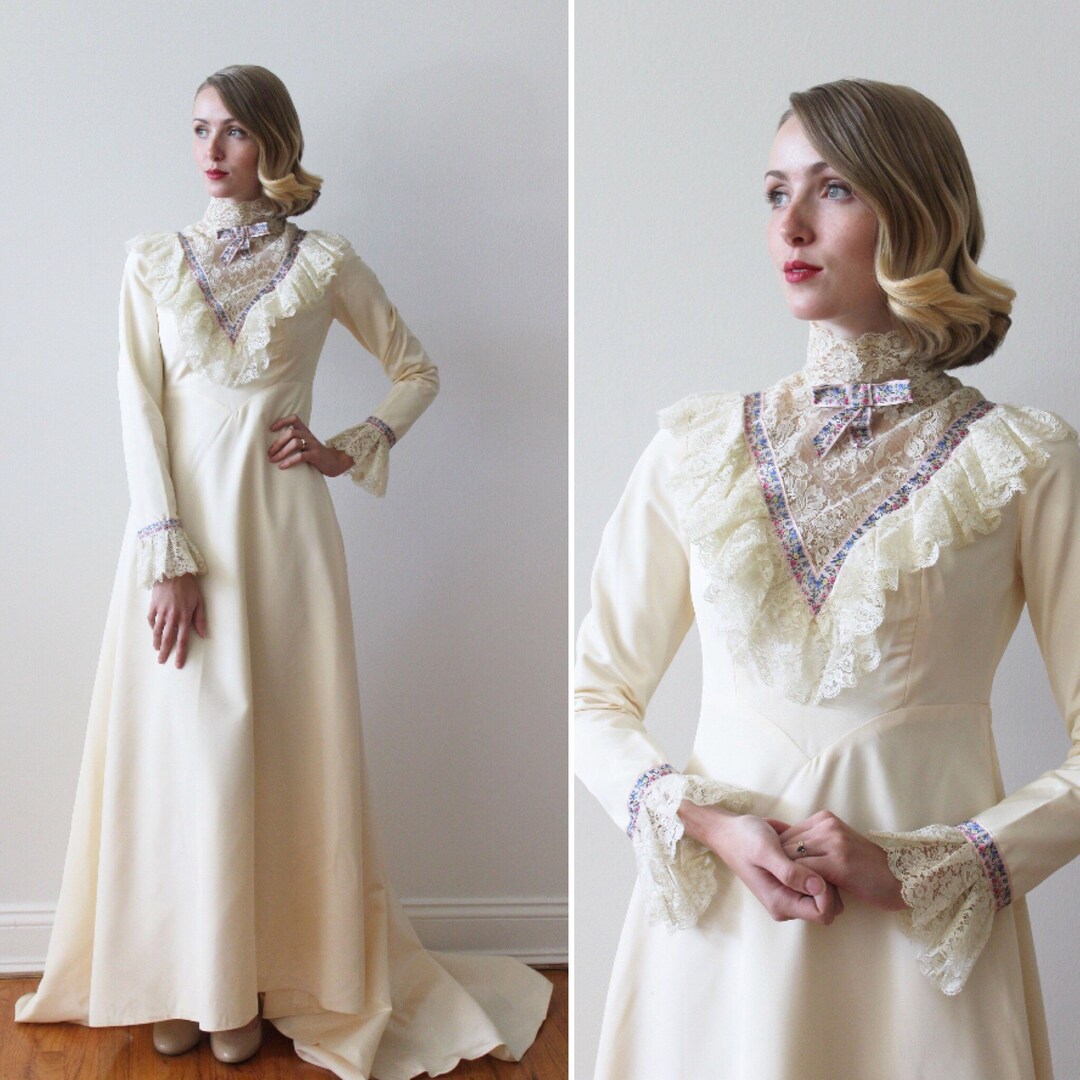 Vintage 1970s Long Sleeved Taffeta Wedding Dress With Lace and Floral ...