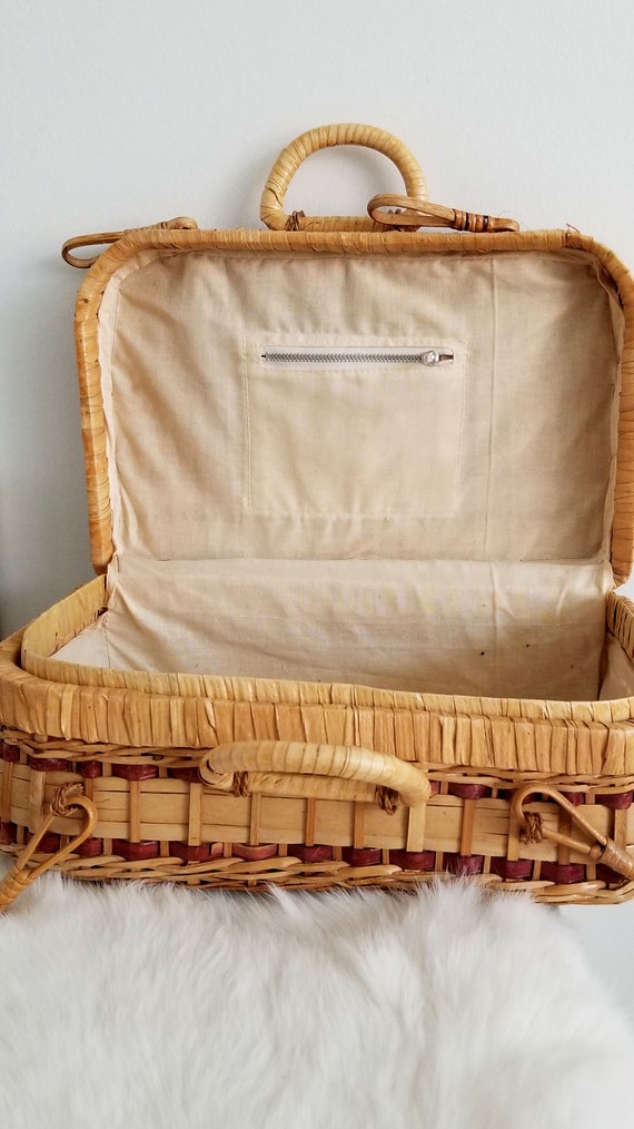 Vintage straw wicker Basket Purse/picnic basket - image 7