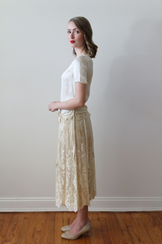 Antique 1920s Silk Satin and Lace Wedding Dress w… - image 6