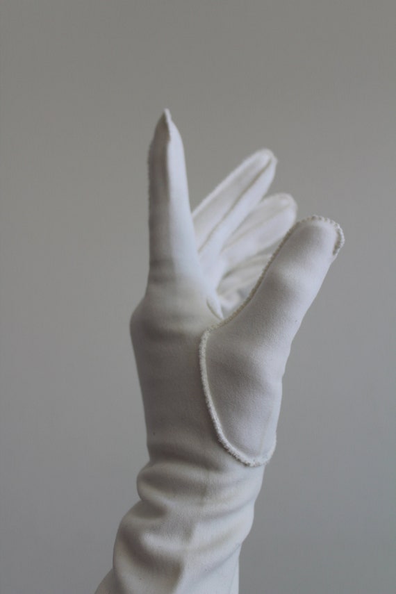 Vintage White tone Felt Handmade Gloves with Flare