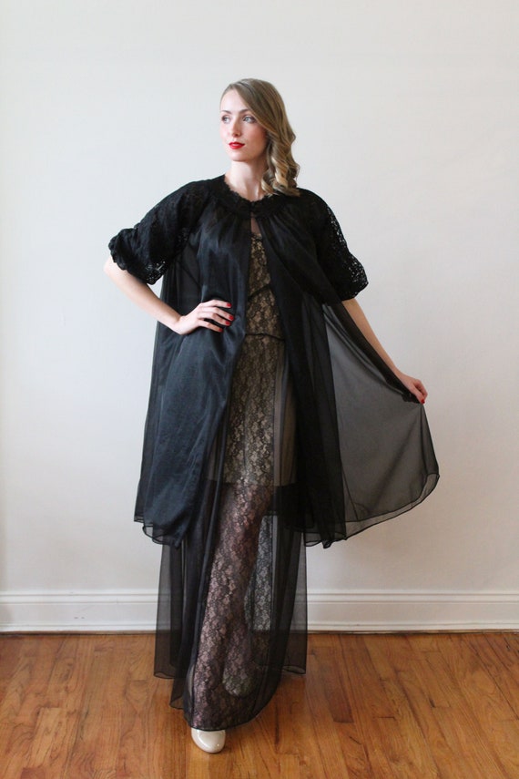 Vintage 1950s - 60s Black Lace Night Gown Peignoi… - image 3