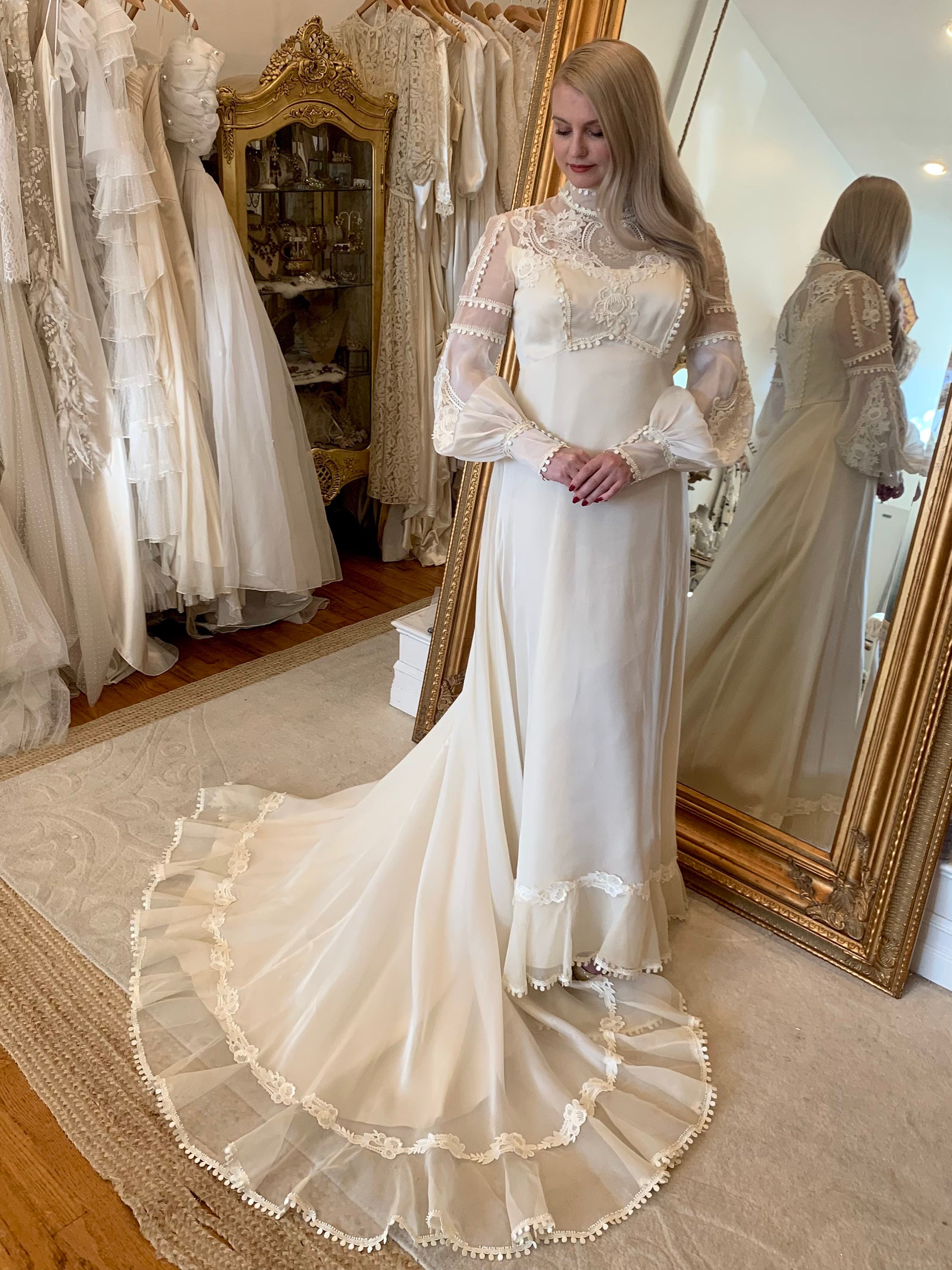 Vintage 1970s Boho Bishop Sleeve Wedding Dress - Ailyn — Miranda's Vintage 1970s Boho Bishop Sleeve Wedding Dress - Ailyn — Miranda's