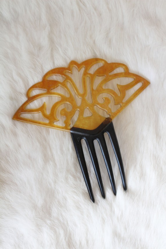 Antique Amber and Black Lucite / Celluloid Art Deco Mantilla  display picture 3