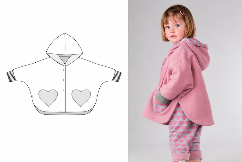 Mädchen im rosafarbenen Kapuzenponcho mit Herzdetails und passender Hose mit Herzmuster vor hellem Hintergrund, links die technische Zeichnung des Poncho-Schnittmusters mit Kapuze und herzförmigen Taschen.