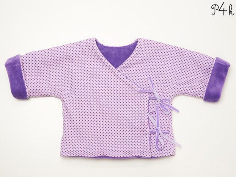 Flieder V-Ausschnitt Jacke liegend, dezente Struktur und sichtbare Nahtführung, vielseitig für Fleece oder Walk, baby kleidung schnittmuster pdf