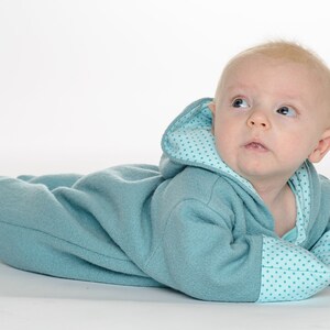 Digitales Nähmuster Baby Kleidung Design PDF Download Jumpsuit Kollektion Säuglingskleidung Nähprojekt Bundle Größenbereich Ein Monat bis Achtzehn Monate Reißverschluss Design Optionen Bündchen Variationen Komplette Anleitung Sofortiger Download Format