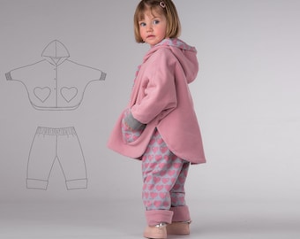 Patrón de costura de poncho para bebé niña, conjunto combinado de abrigo / capa forrado con capucha + mangas MARA + pantalón / pelele FIOCCO de Patternforkids