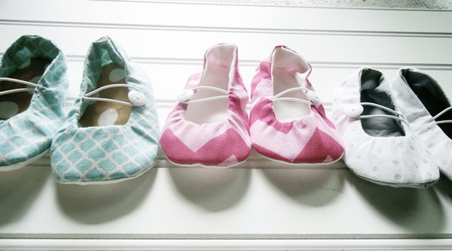 ballet flat slippers - pink chevron {size 3 months} ballet flat slippers - pink chevron {size 3 months}