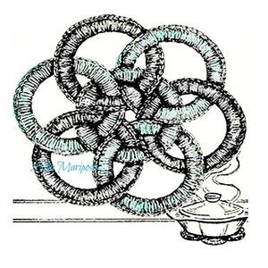Peut inclure: Une illustration en noir et blanc d'une étoile à cinq branches faite de cercles entrelacés. L'étoile est posée sur une table avec une casserole sur le côté droit de l'image. La casserole a un couvercle et de la vapeur en sort.