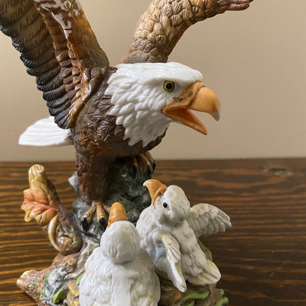HomeTrends Porcelain Eagle Figures
